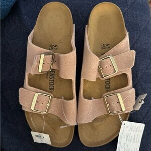 Birkenstock Arizona Classic Suede sandals, light rose color. Size 41. NWT.